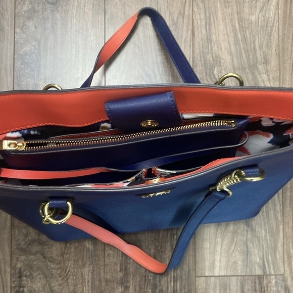 Anne Klein Dark Blue Faux Leather Tote Bag Purse with attached pouch - Picture 4 of 11